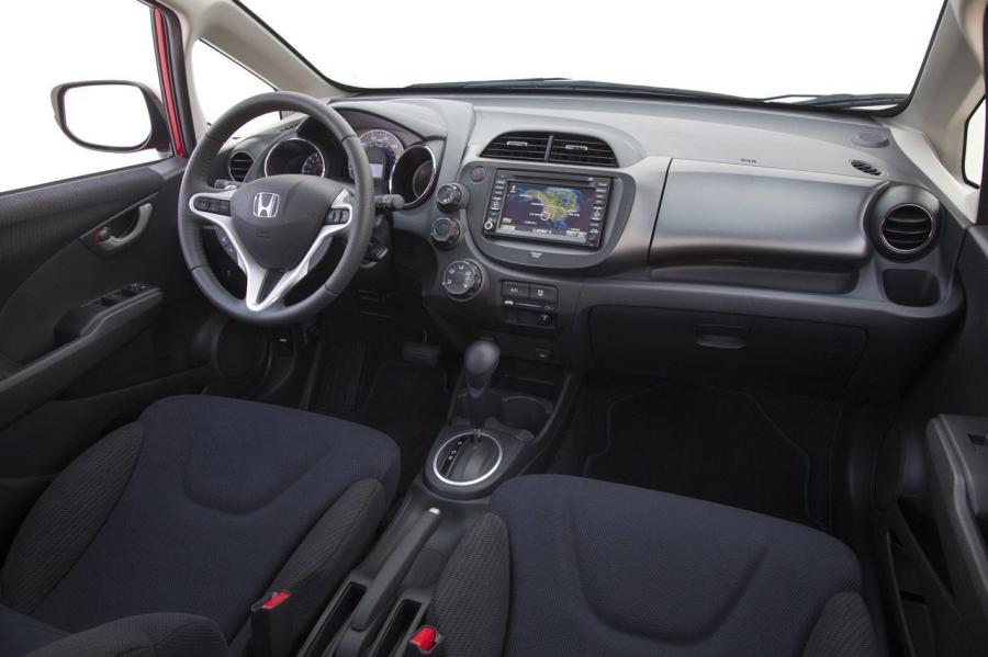  Honda Fit Sport 2012 года  (фото 28 из 42)